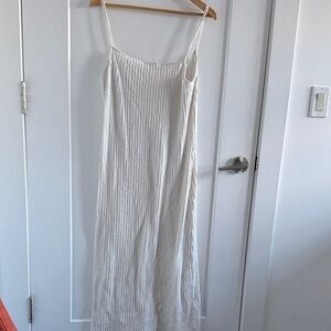 Chic White Strappy Dress